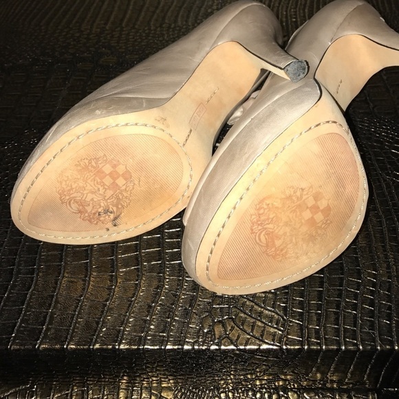 Vince Camuto Majesty 7.5 - Picture 2 of 3